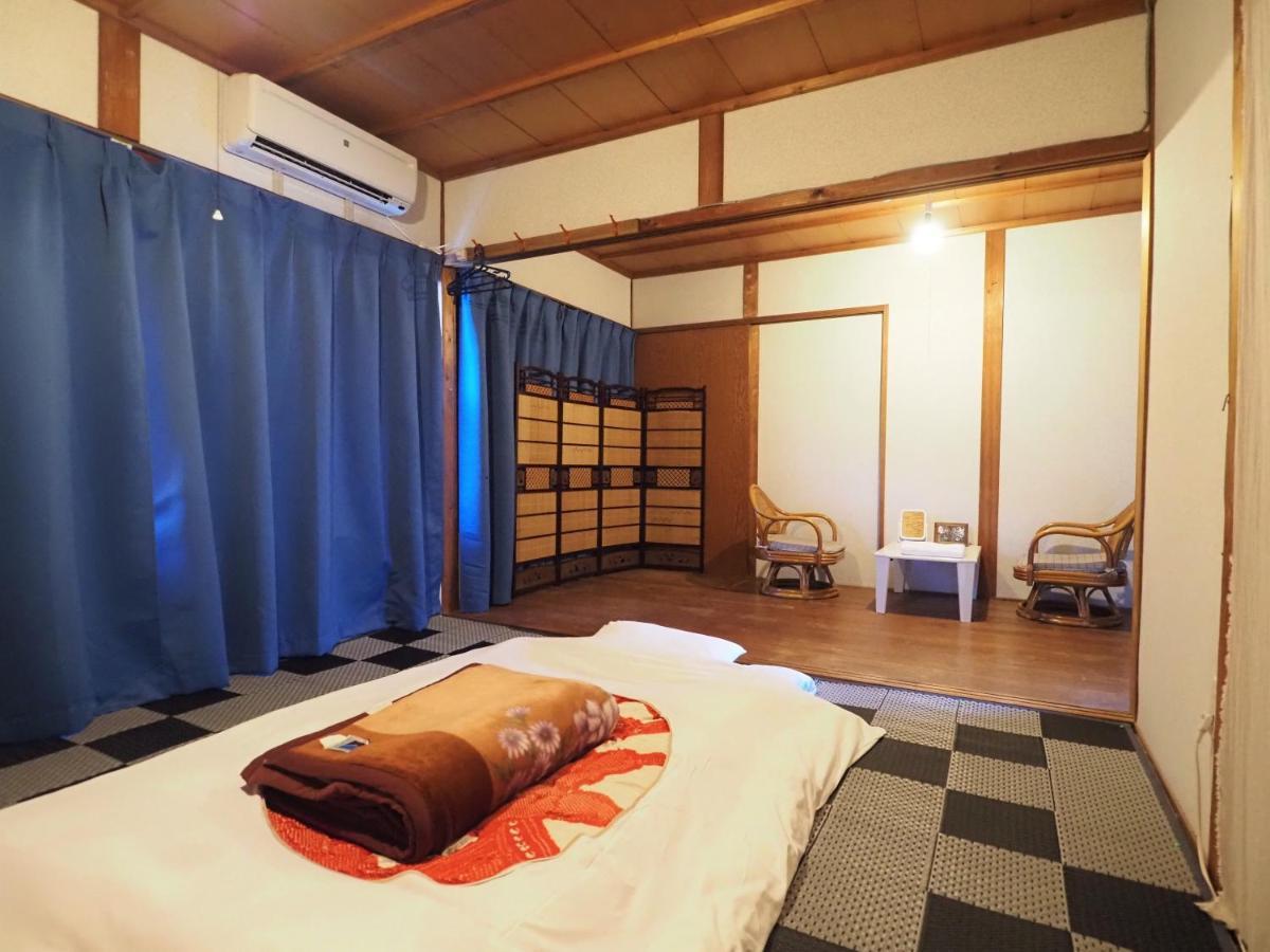 四国旅行のhub拠点 古民家ゲストハウス Heso Camp Мийоши Екстериор снимка