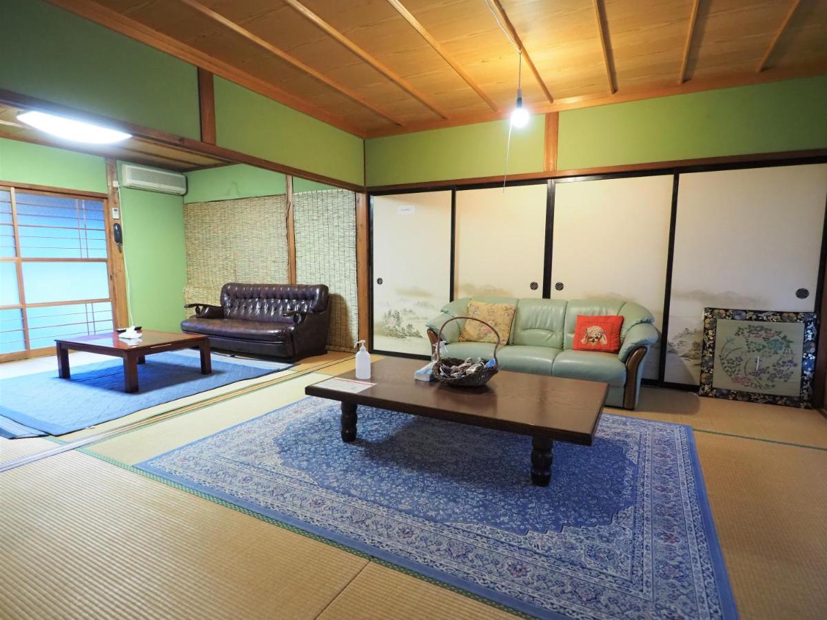 四国旅行のhub拠点 古民家ゲストハウス Heso Camp Мийоши Екстериор снимка