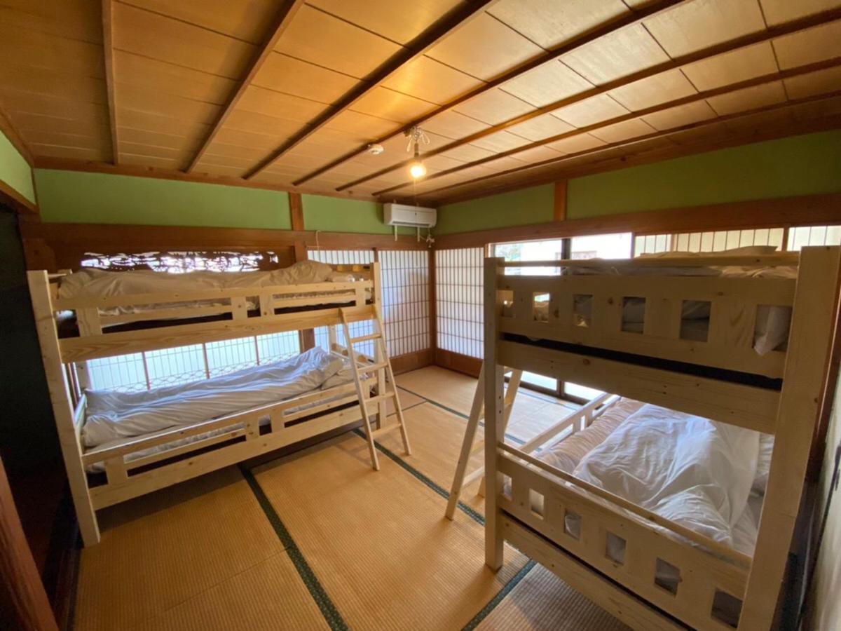 四国旅行のhub拠点 古民家ゲストハウス Heso Camp Мийоши Екстериор снимка